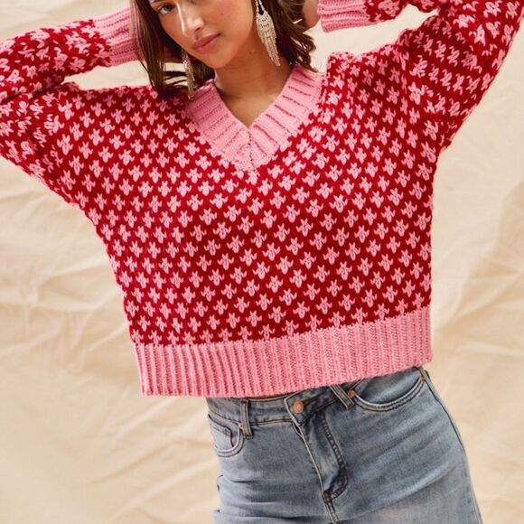 Stylish Red and Pink Houndstooth Like Women's Sweater sz Medium - Picture 13 of 14